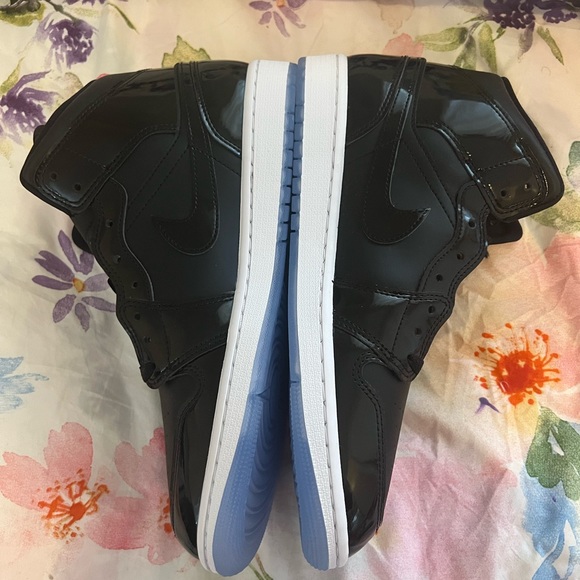 Air Jordan 1 Mid SE ‘Space Jam’ - Picture 3 of 6